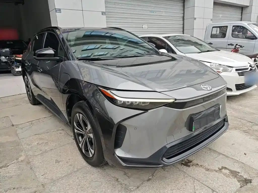 FAW Toyota bZ4X 2022 All-Wheel Drive High-Performance PRO Edition — миниатюра 4