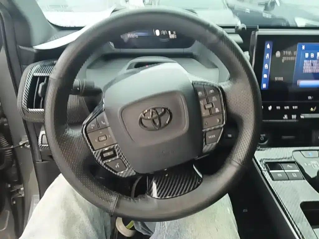 GAC Toyota bZ4X 2022 Long Range Pro — миниатюра 11
