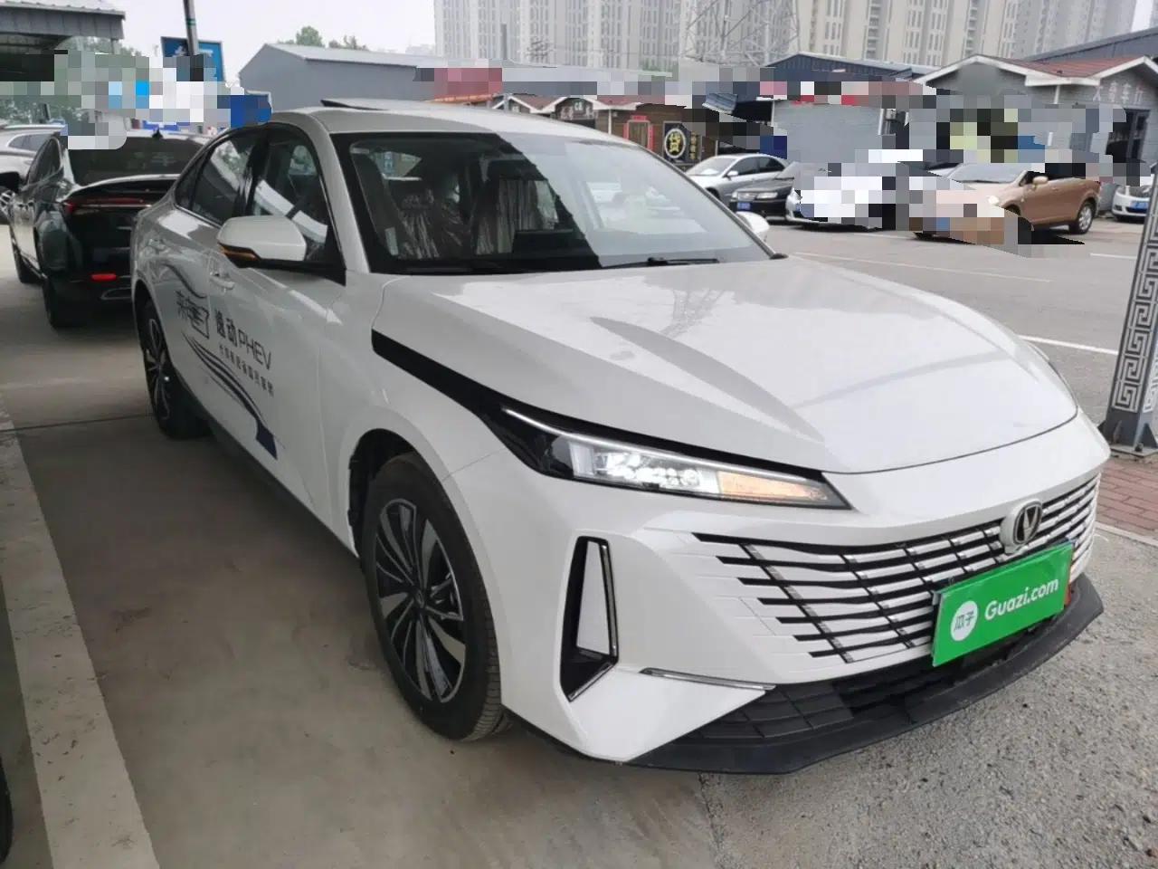 CHANGAN Eado PHEV 2025 Smart New Blue Whale 145KM Battleship Edition — миниатюра 3