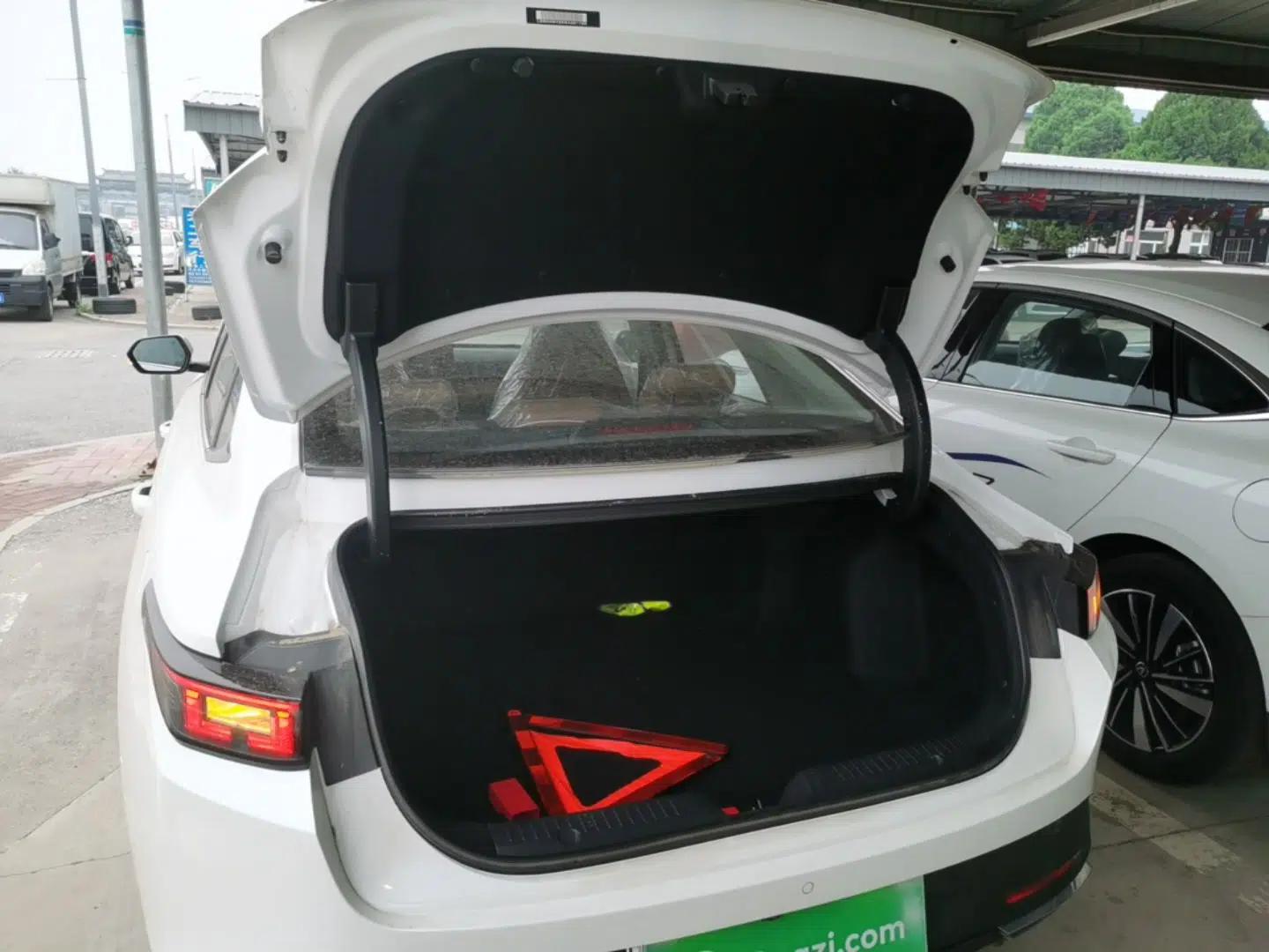 CHANGAN Eado PHEV 2025 Smart New Blue Whale 145KM Battleship Edition — миниатюра 22