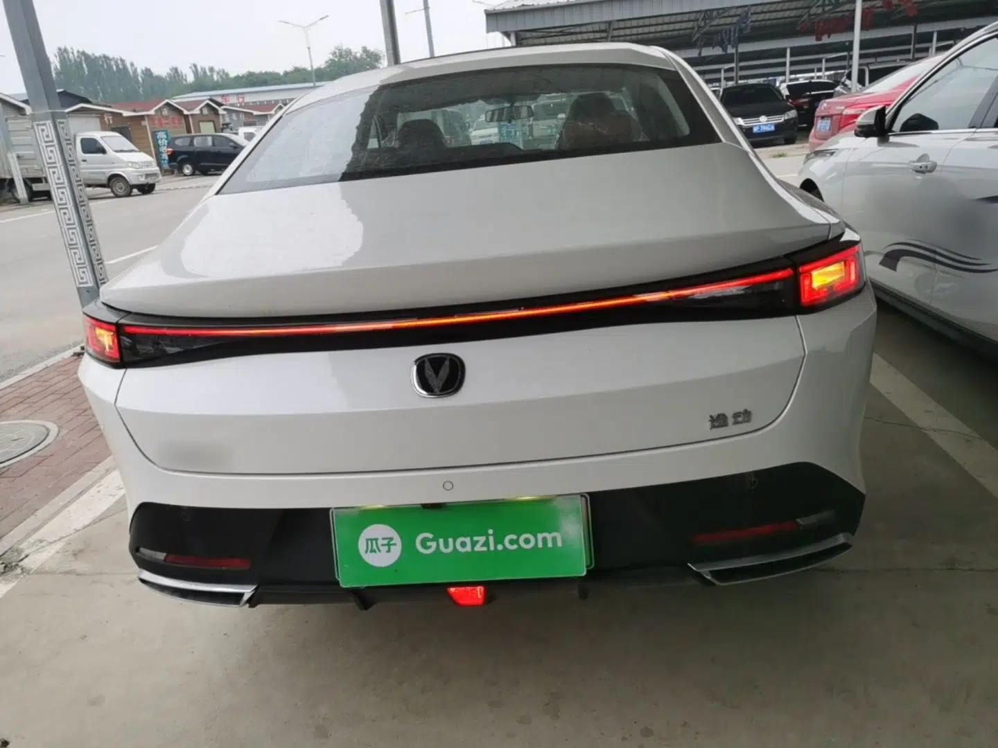 CHANGAN Eado PHEV 2025 Smart New Blue Whale 145KM Battleship Edition — миниатюра 5