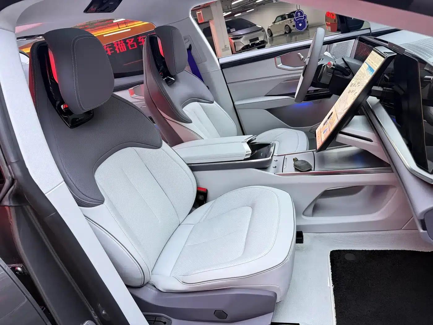 HiPhi Y 2023 560km Elite Edition — миниатюра 6