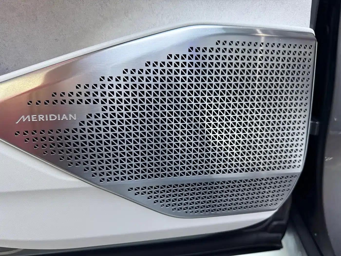HiPhi Y 2023 560km Elite Edition — миниатюра 10