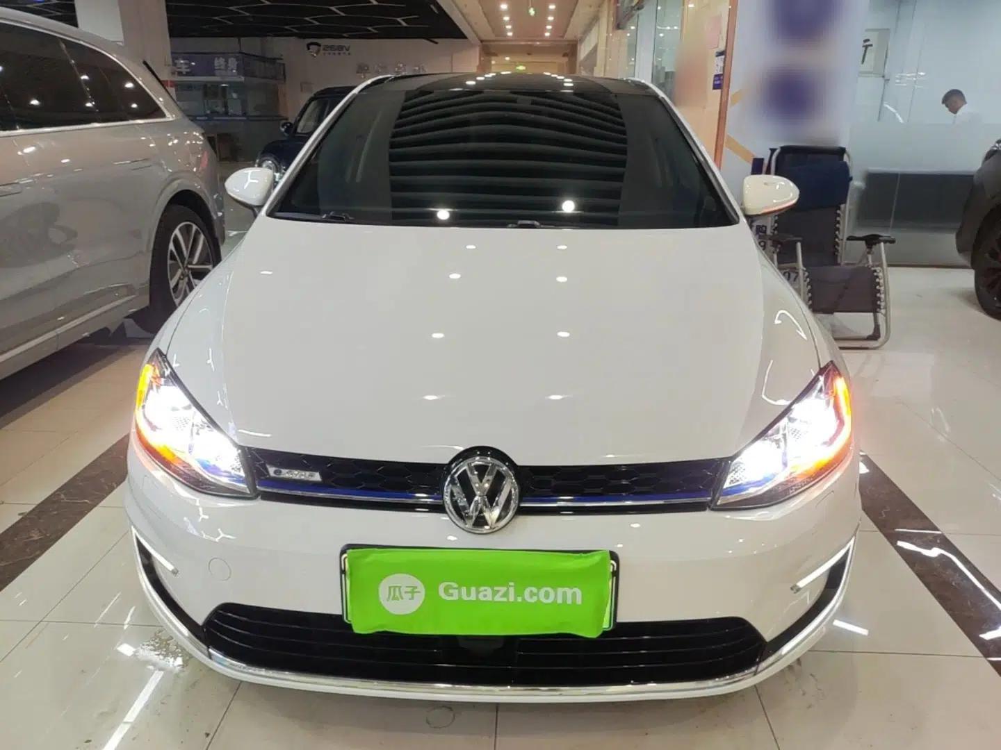 Volkswagen Golf Pure Electric 2020 Chari — миниатюра 2