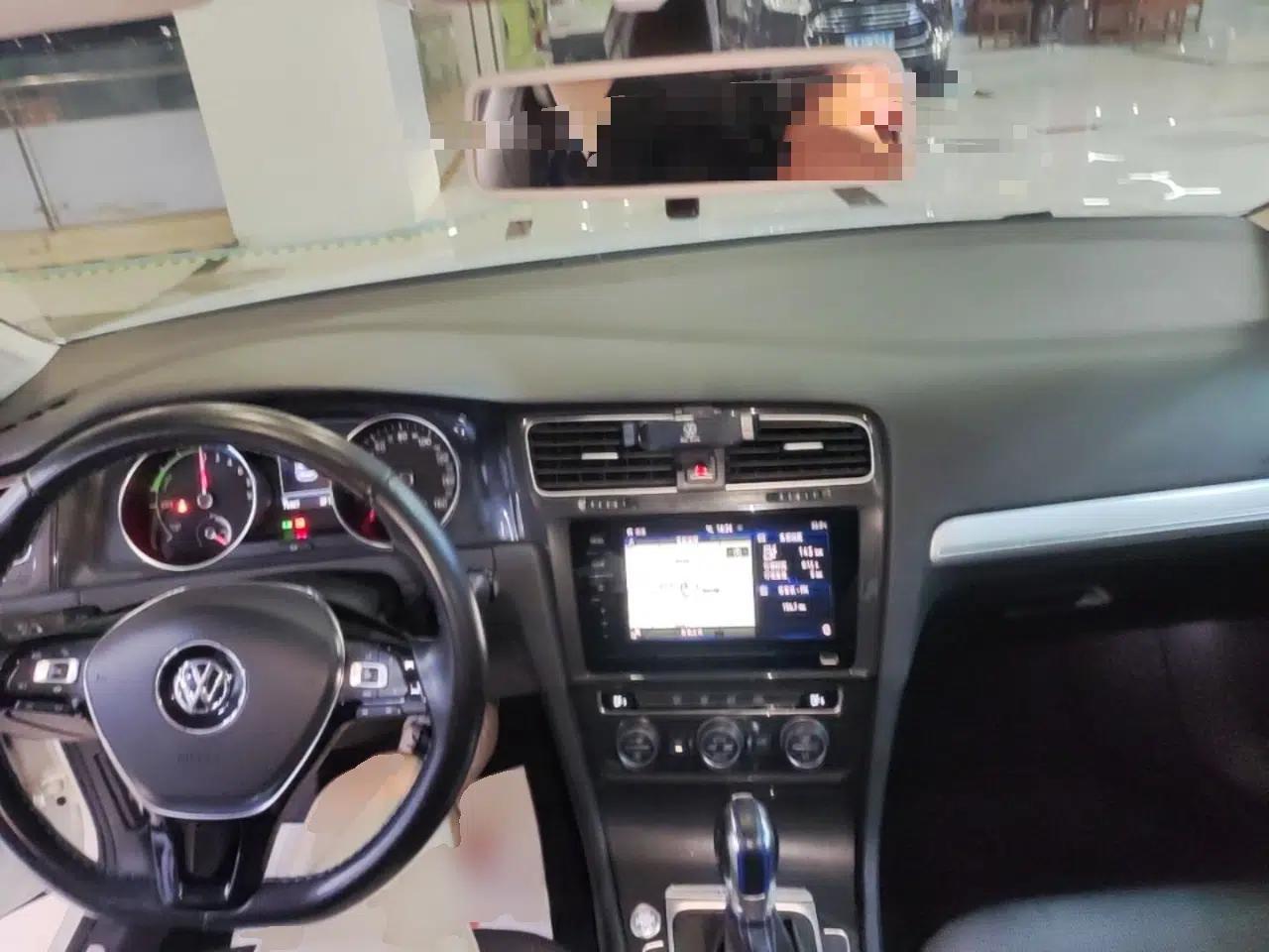 Volkswagen Golf Pure Electric 2020 Chari — миниатюра 12