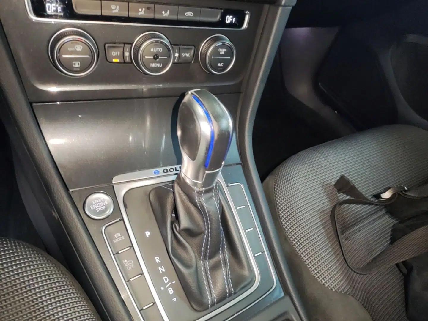 Volkswagen Golf Pure Electric 2020 Chari — миниатюра 16