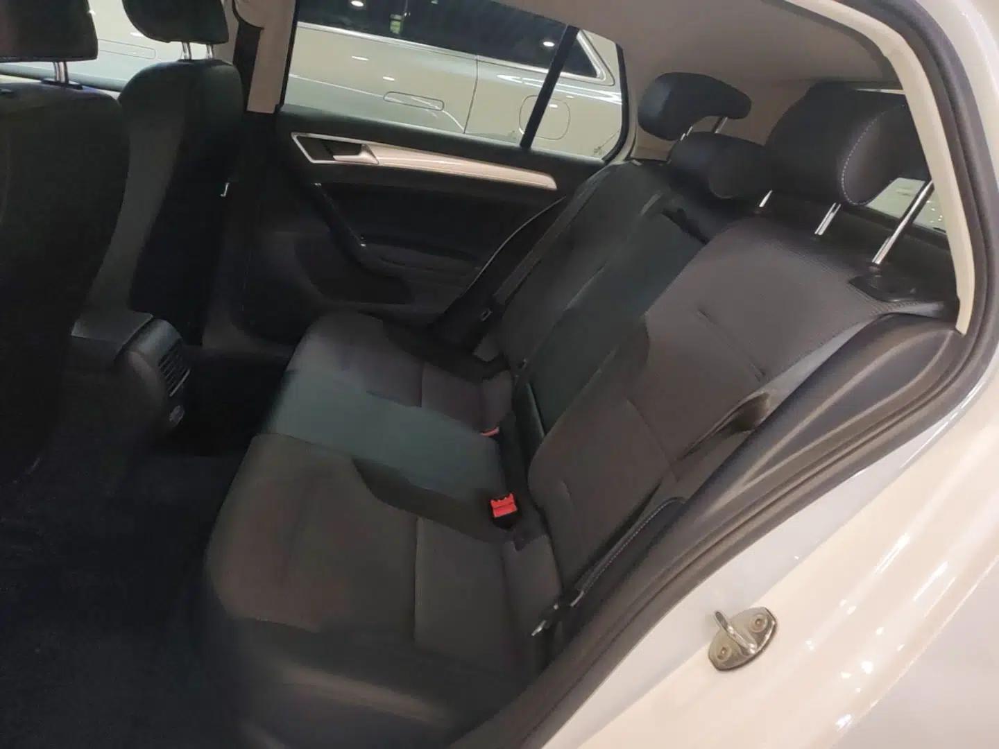 Volkswagen Golf Pure Electric 2020 Chari — миниатюра 20