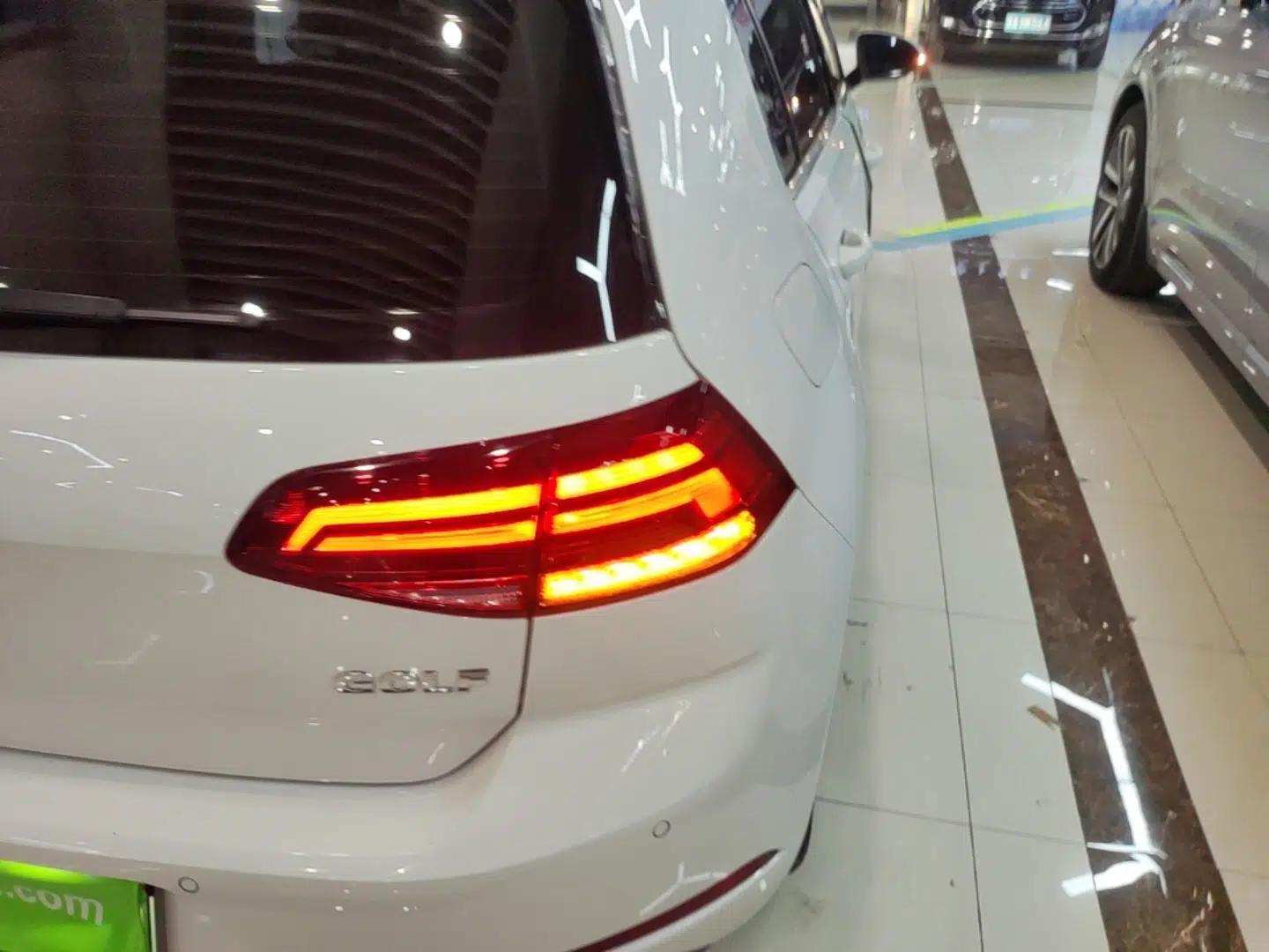 Volkswagen Golf Pure Electric 2020 Chari — миниатюра 9