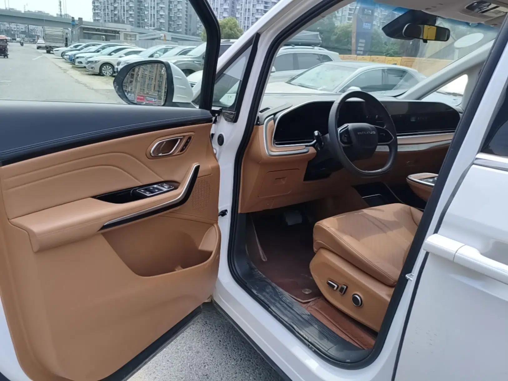 SAIC MAXUS Dajia 9 2024 Super Hybrid Long-Range Prairie Edition 7-Seater — миниатюра 23