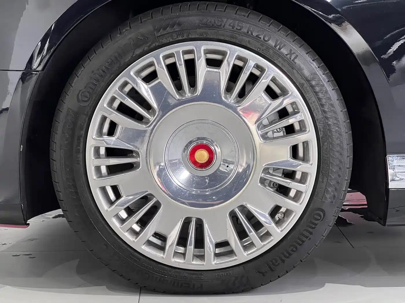Hongqi Golden Sunflower Elegant 2024 Model 4.0T V8 — миниатюра 14