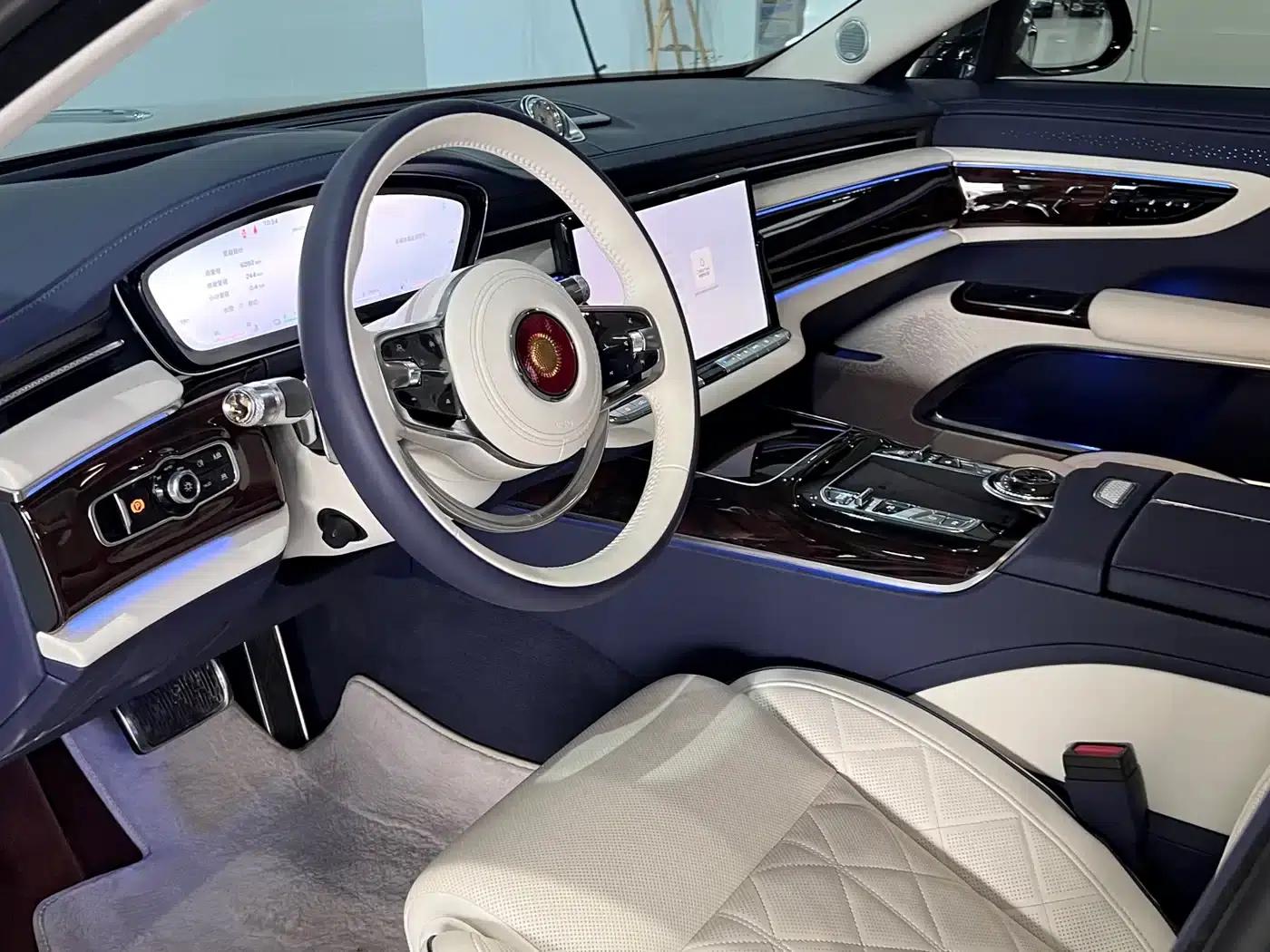 Hongqi Golden Sunflower Elegant 2024 Model 4.0T V8 — миниатюра 18