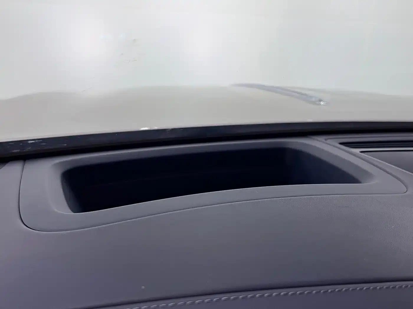 Hongqi Golden Sunflower Elegant 2024 Model 4.0T V8 — миниатюра 19