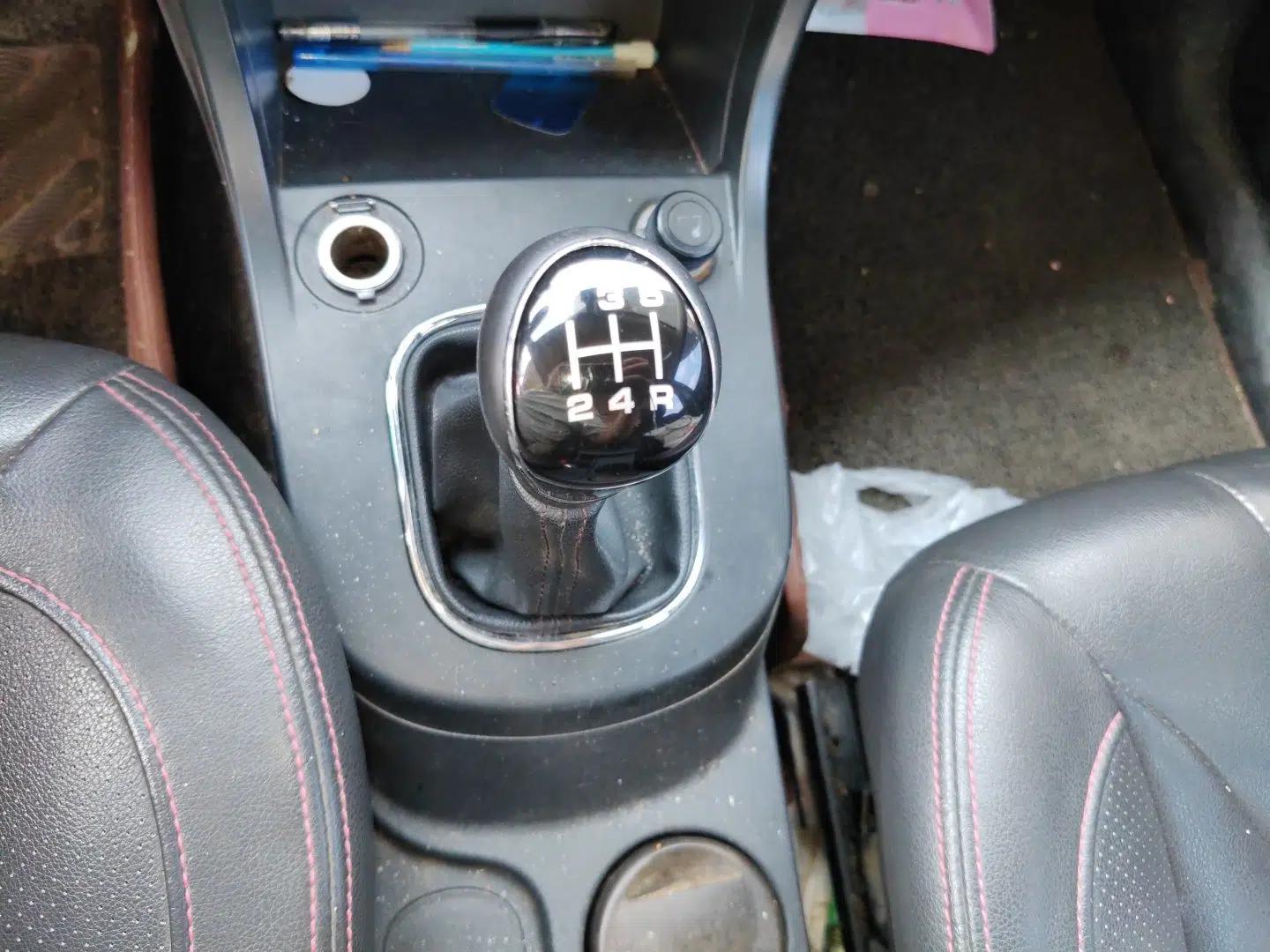 Dongfeng Fengon 370 2016 1.5L Manual Elite Home Edition 7-Seater — миниатюра 14