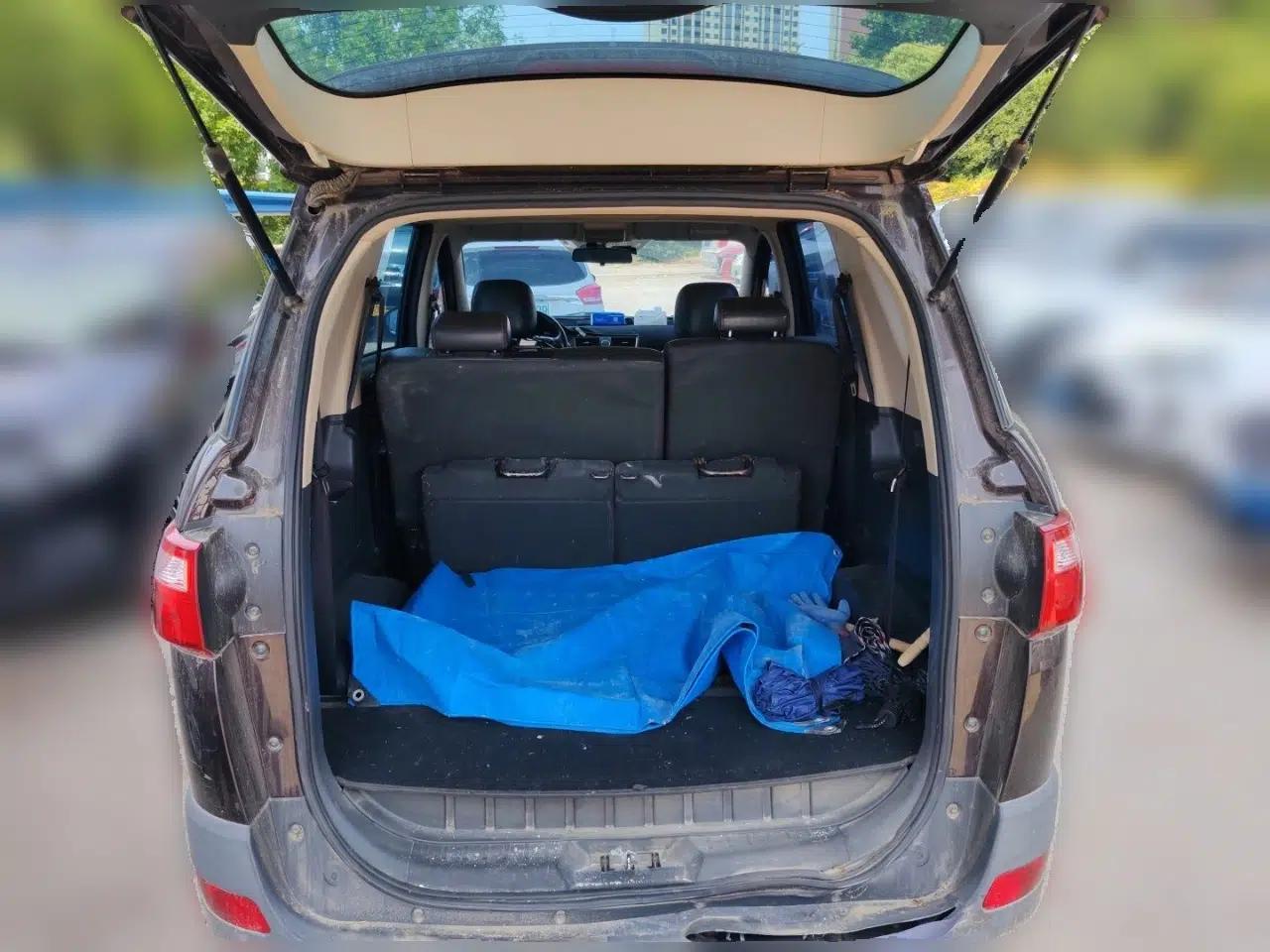Dongfeng Fengon 370 2016 1.5L Manual Elite Home Edition 7-Seater — миниатюра 19
