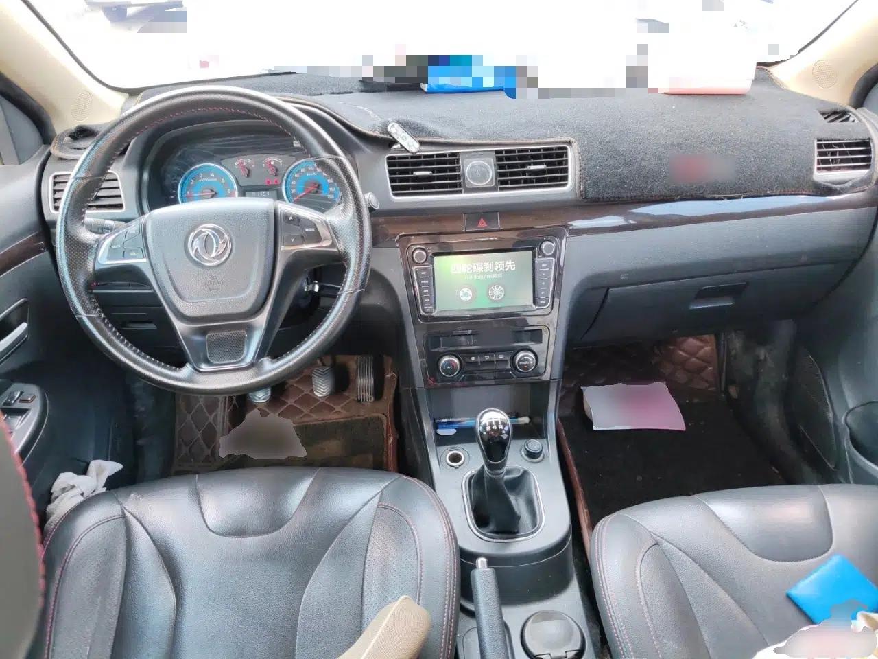 Dongfeng Fengon 370 2016 1.5L Manual Elite Home Edition 7-Seater — миниатюра 9