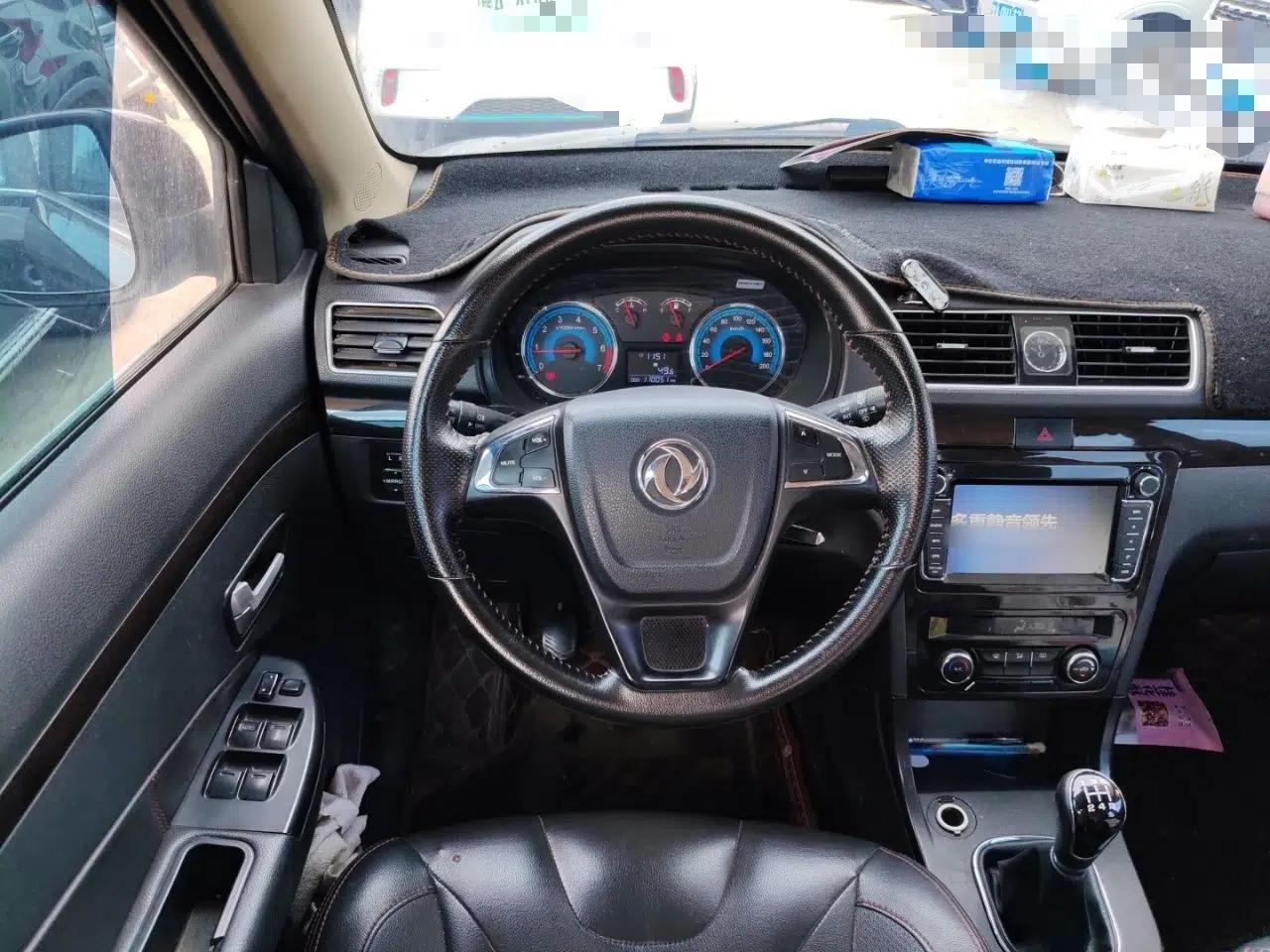 Dongfeng Fengon 370 2016 1.5L Manual Elite Home Edition 7-Seater — миниатюра 10