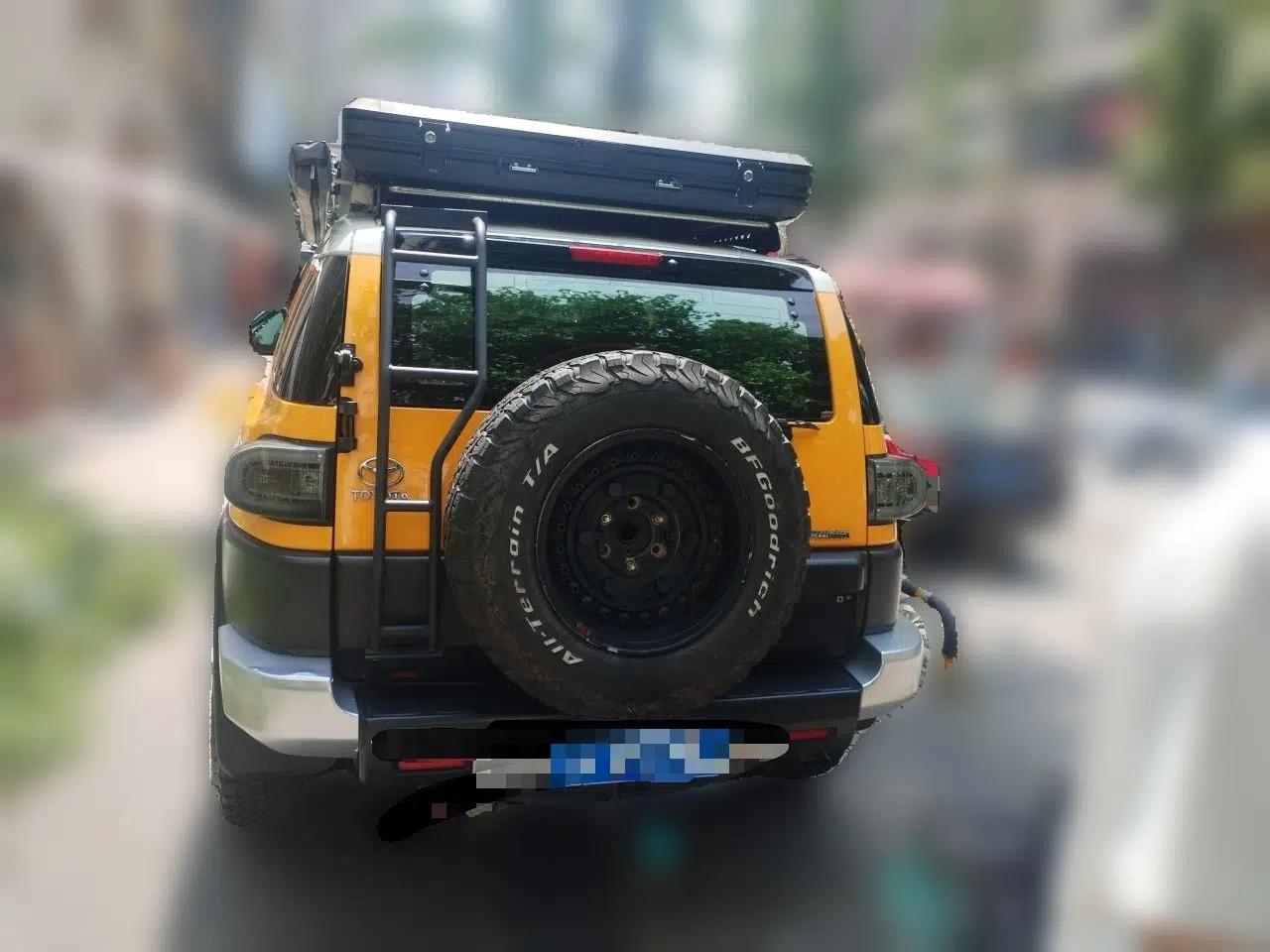 Toyota FJ Cruiser — миниатюра 5