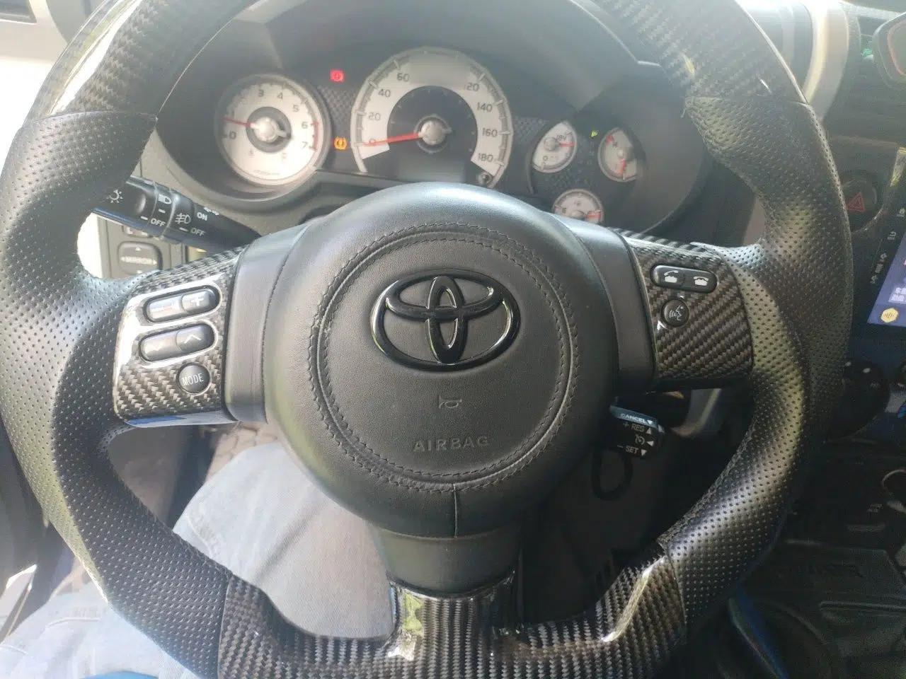 Toyota FJ Cruiser — миниатюра 10