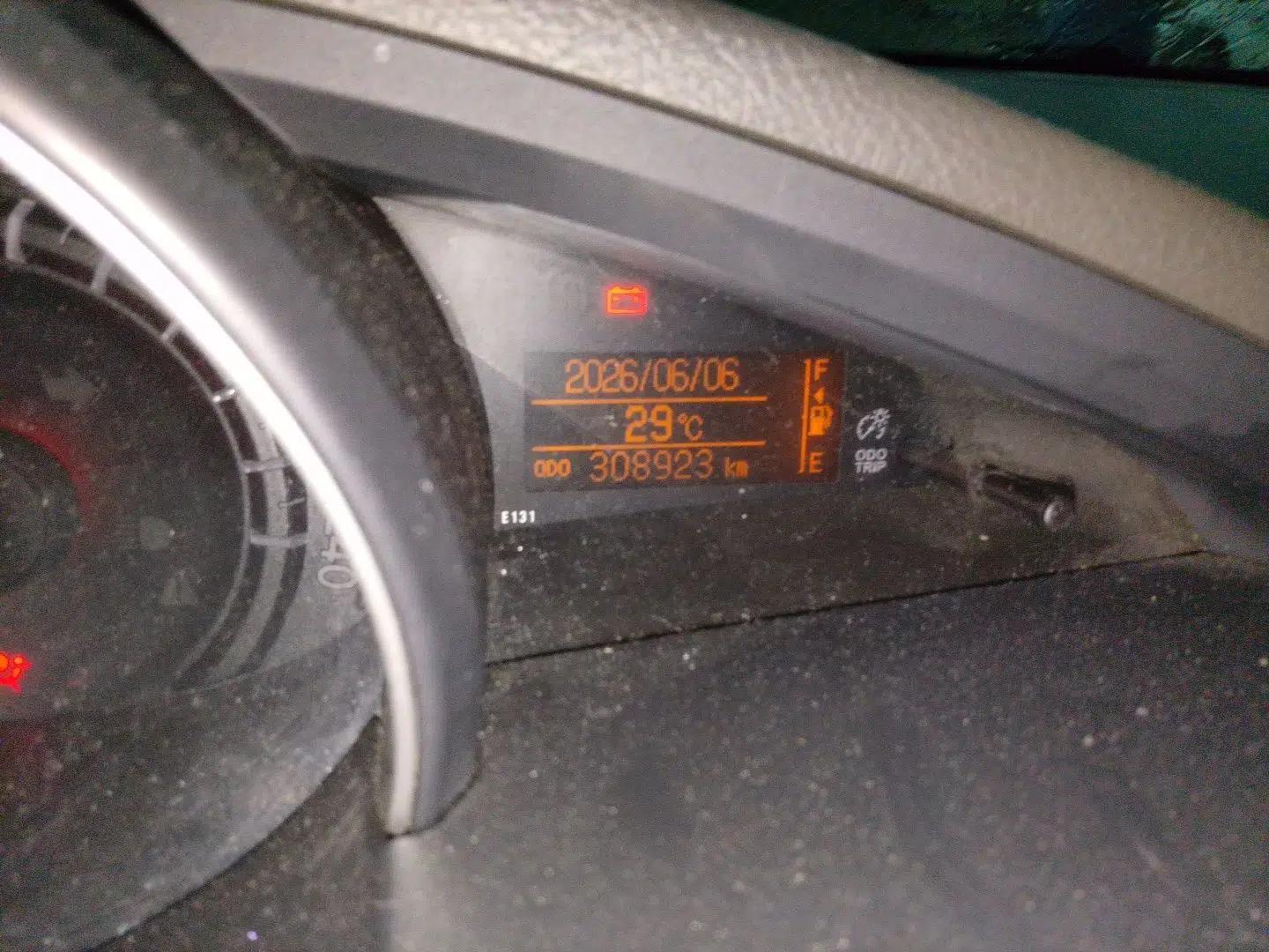 Toyota Verso 2011 180E CVT Elite Edition — миниатюра 12