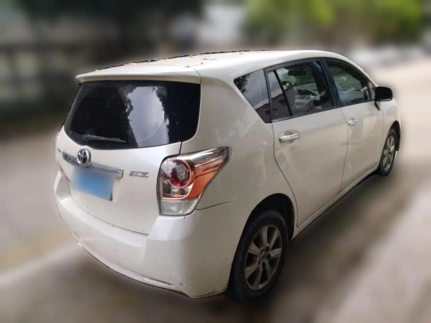 Toyota Verso 2011 180E CVT Elite Edition — миниатюра 6