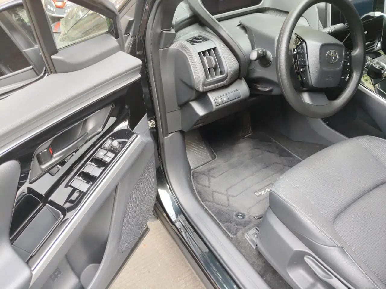 Toyota BZ 4X 2024 615 AIR Edition — миниатюра 16
