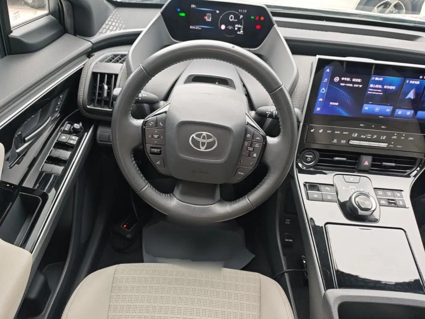 Toyota FAW bZ4X 2022 Four-Wheel-Drive High-Performance PRO Edition — миниатюра 13