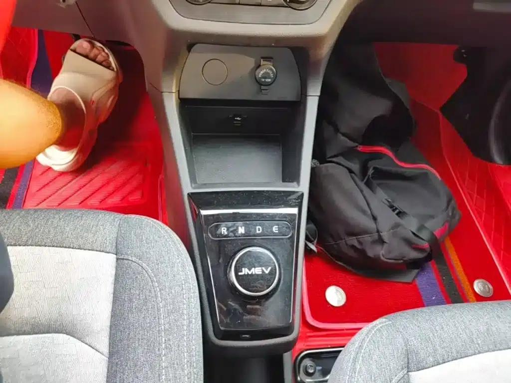 Yizhi EV2 2023 Auspicious Edition 201km Comfort Model — миниатюра 14