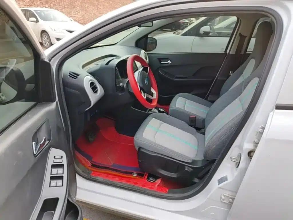 Yizhi EV2 2023 Auspicious Edition 201km Comfort Model — миниатюра 16