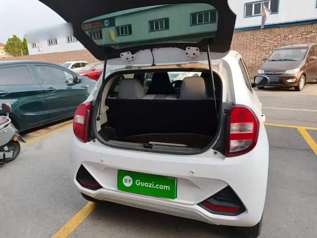 Yizhi EV2 2023 Auspicious Edition 201km Comfort Model — миниатюра 19