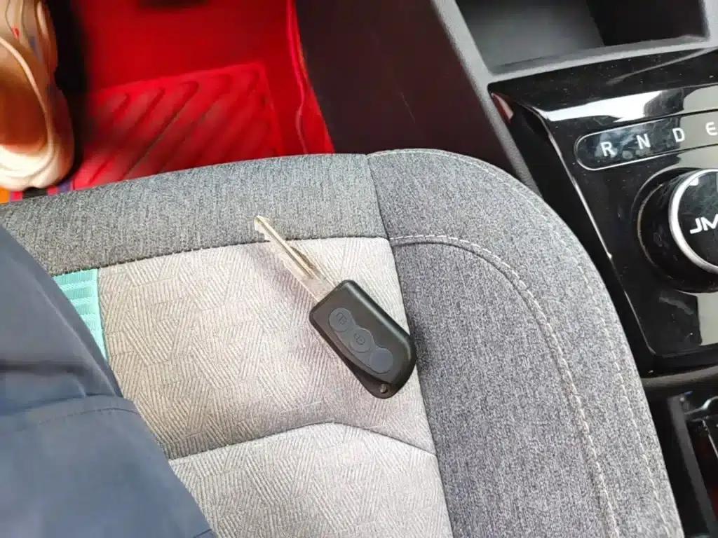 Yizhi EV2 2023 Auspicious Edition 201km Comfort Model — миниатюра 9
