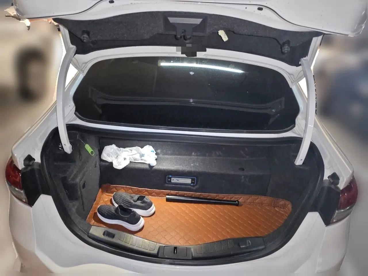 Ford Mondeo New Energy 2018 2.0 PHEV ZhiZun Flagship Version — миниатюра 19