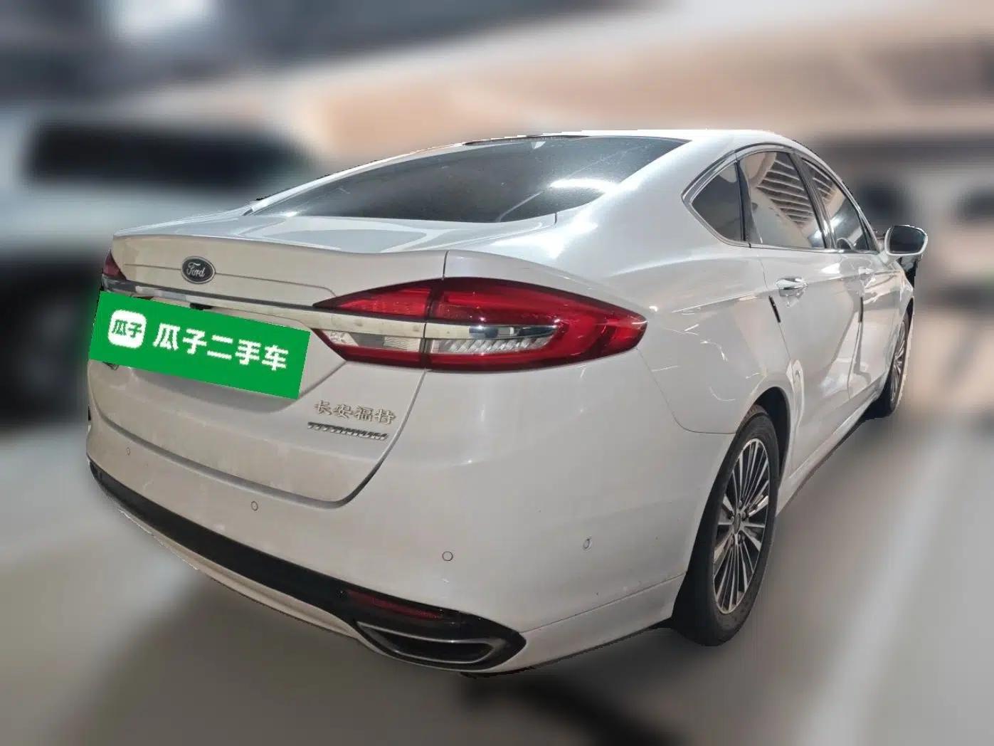 Ford Mondeo New Energy 2018 2.0 PHEV ZhiZun Flagship Version — миниатюра 6