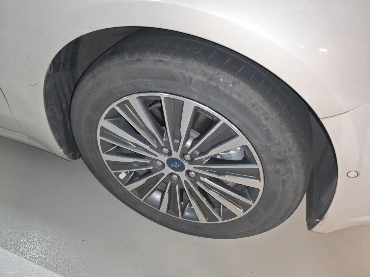 Ford Mondeo New Energy 2018 2.0 PHEV ZhiZun Flagship Version — миниатюра 8