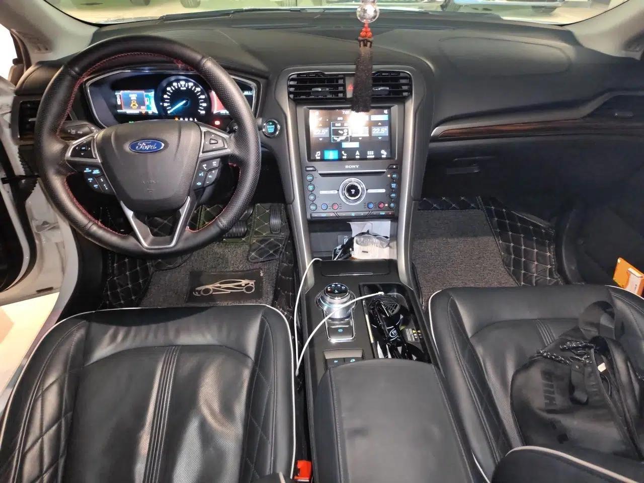 Ford Mondeo New Energy 2018 2.0 PHEV ZhiZun Flagship Version — миниатюра 9