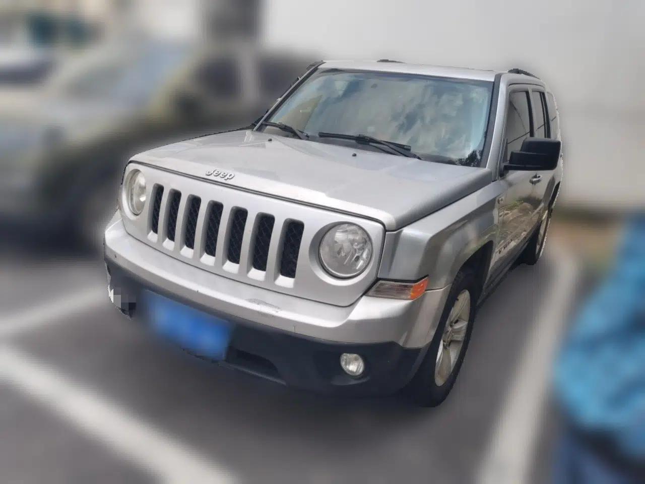 Jeep Patriot 2012 2.4 Sport Edition — миниатюра 1