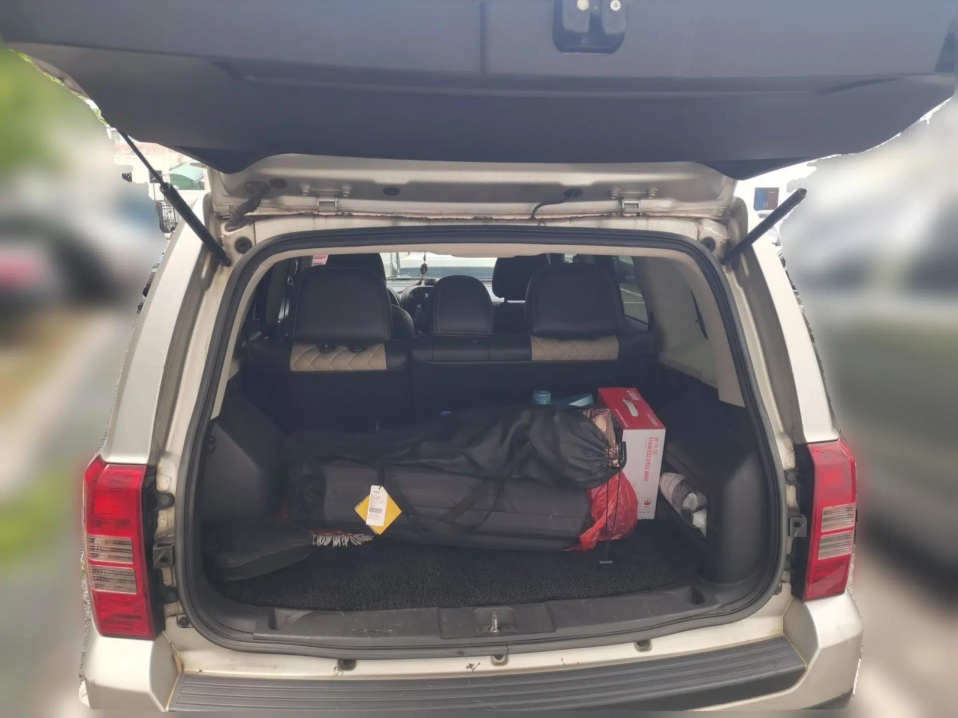 Jeep Patriot 2012 2.4 Sport Edition — миниатюра 19