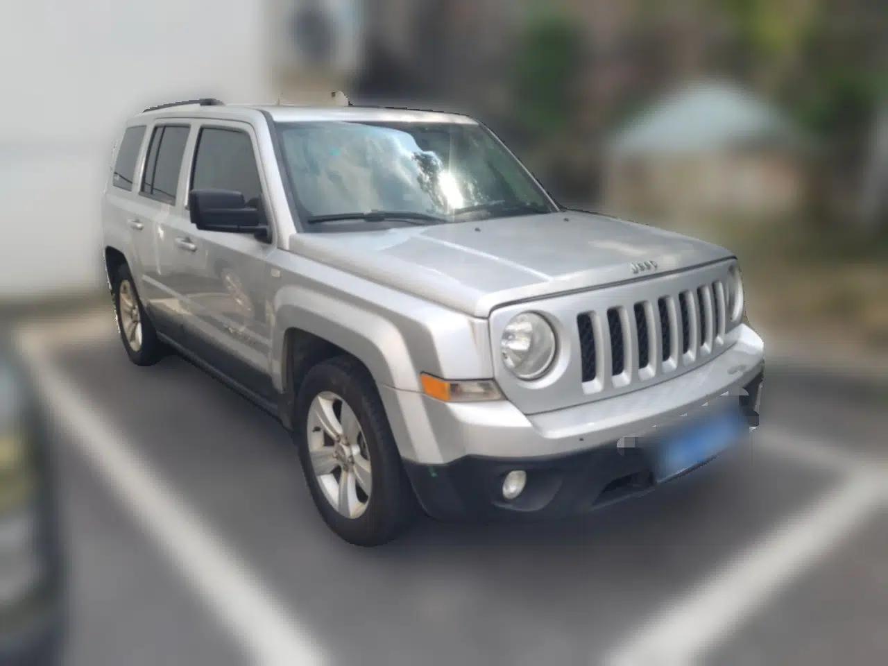 Jeep Patriot 2012 2.4 Sport Edition — миниатюра 3