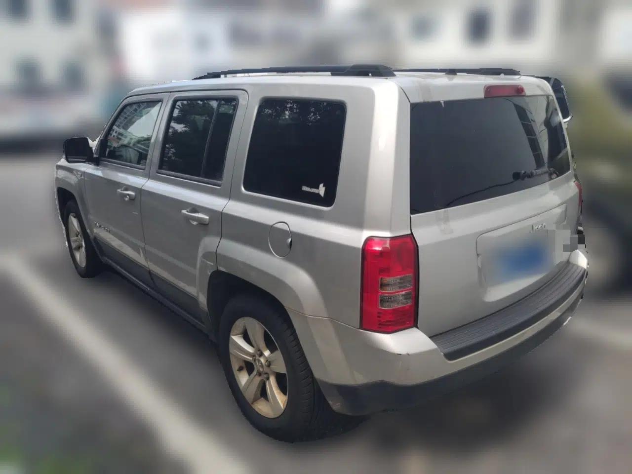 Jeep Patriot 2012 2.4 Sport Edition — миниатюра 4