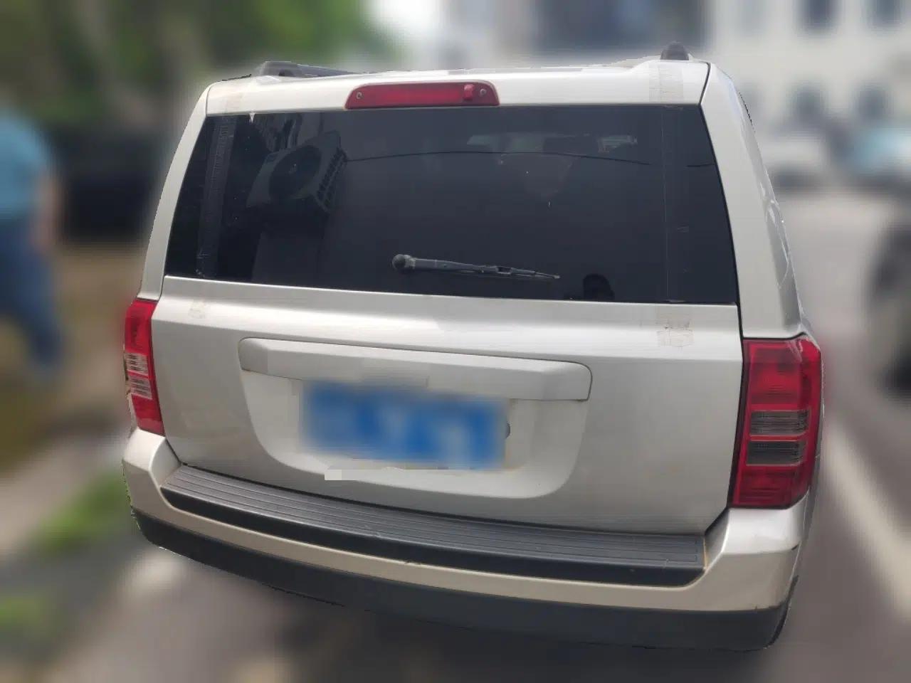 Jeep Patriot 2012 2.4 Sport Edition — миниатюра 5