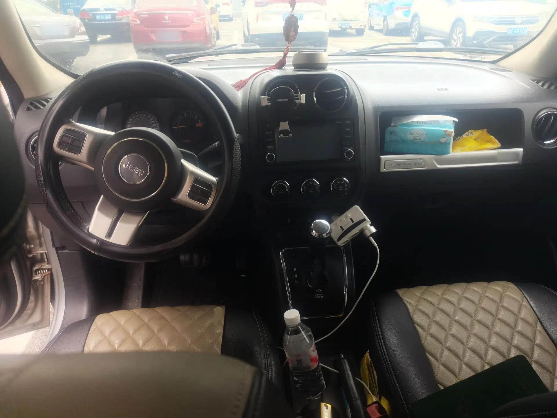 Jeep Patriot 2012 2.4 Sport Edition — миниатюра 9