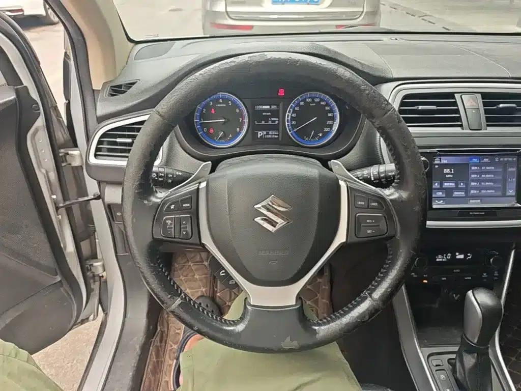 2015 Vitara 1.6L CVT 4WD Elite — миниатюра 11