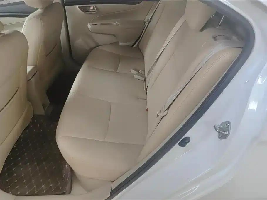 Ciaz 2015 1.6L Automatic Comfort Edition — миниатюра 11