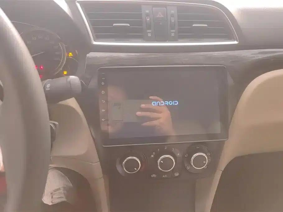 Ciaz 2015 1.6L Automatic Comfort Edition — миниатюра 13
