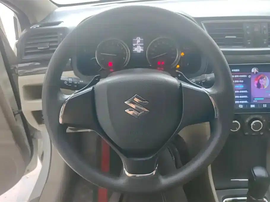 Ciaz 2015 1.6L Automatic Comfort Edition — миниатюра 15
