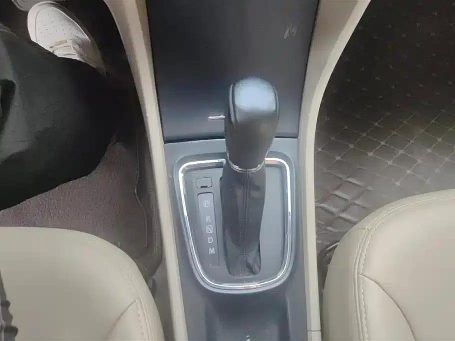 Ciaz 2015 1.6L Automatic Comfort Edition — миниатюра 16