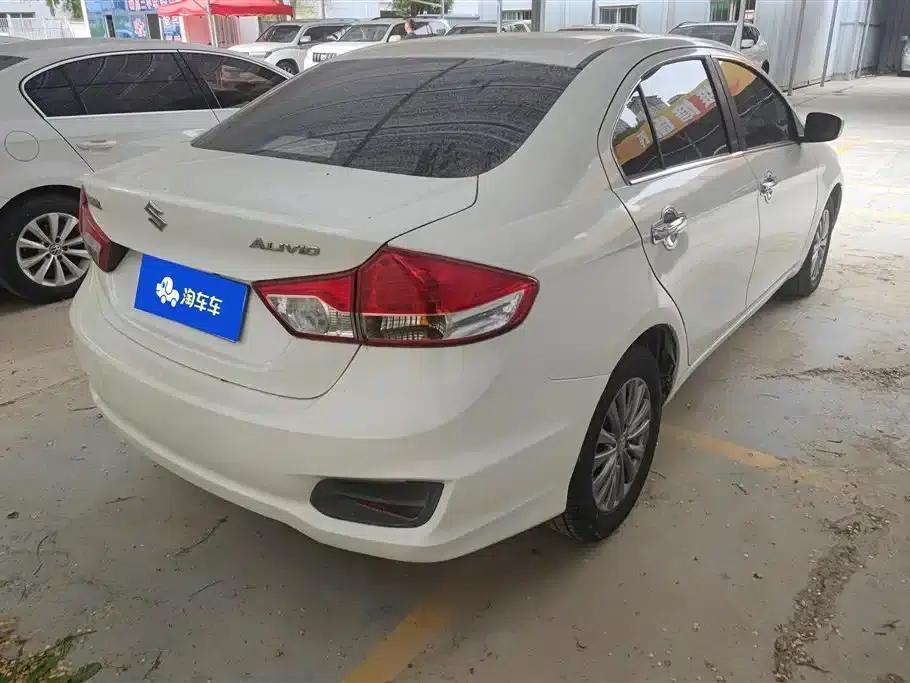 Ciaz 2015 1.6L Automatic Comfort Edition — миниатюра 3