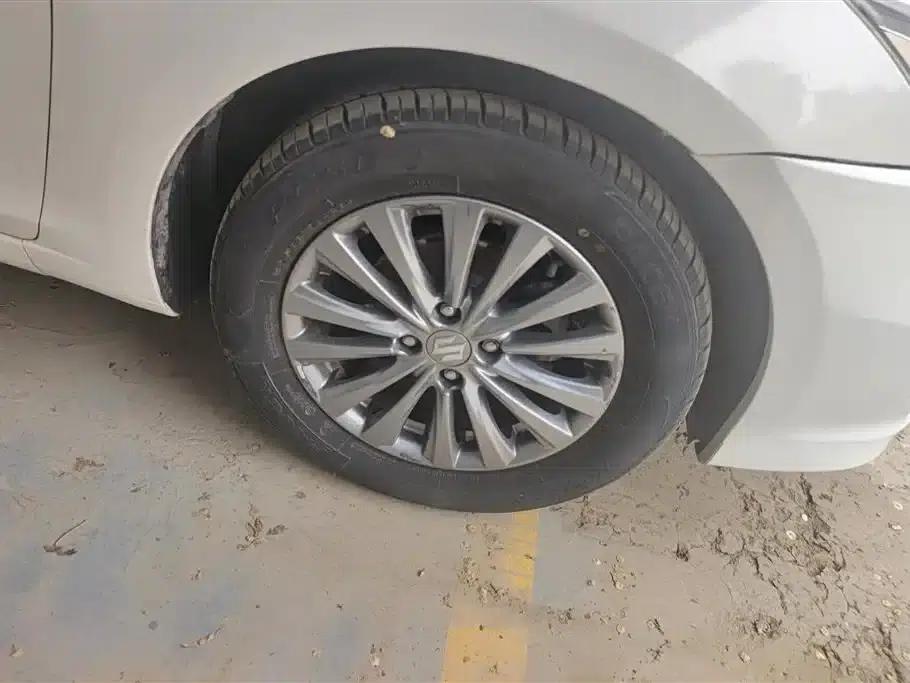 Ciaz 2015 1.6L Automatic Comfort Edition — миниатюра 6