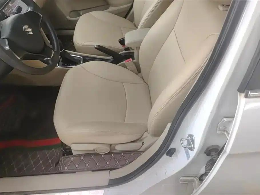 Ciaz 2015 1.6L Automatic Comfort Edition — миниатюра 9
