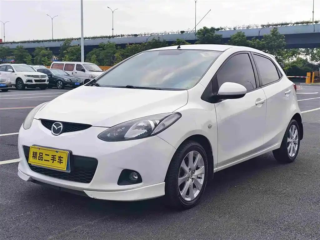 Mazda2 2012 Hatchback Dynamic 1.5L Automatic Value Edition — миниатюра 1