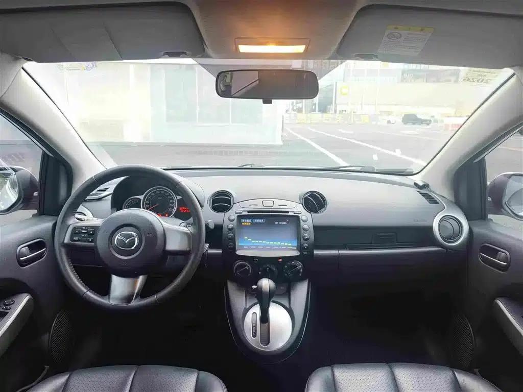 Mazda2 2012 Hatchback Dynamic 1.5L Automatic Value Edition — миниатюра 13